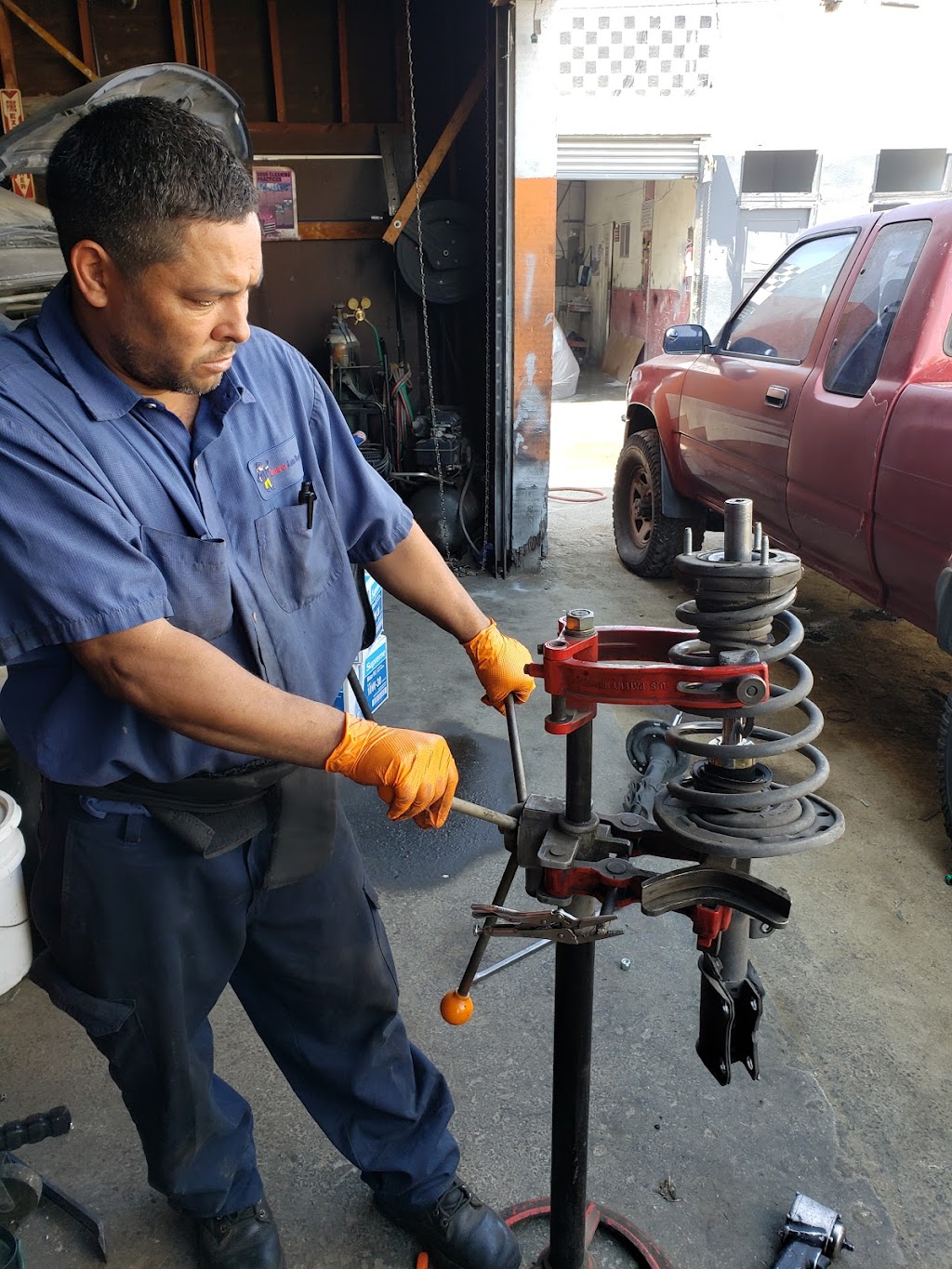 Linares Auto Repair | 5207B Normandie Ave, Los Angeles, CA 90037, USA | Phone: (323) 295-2470