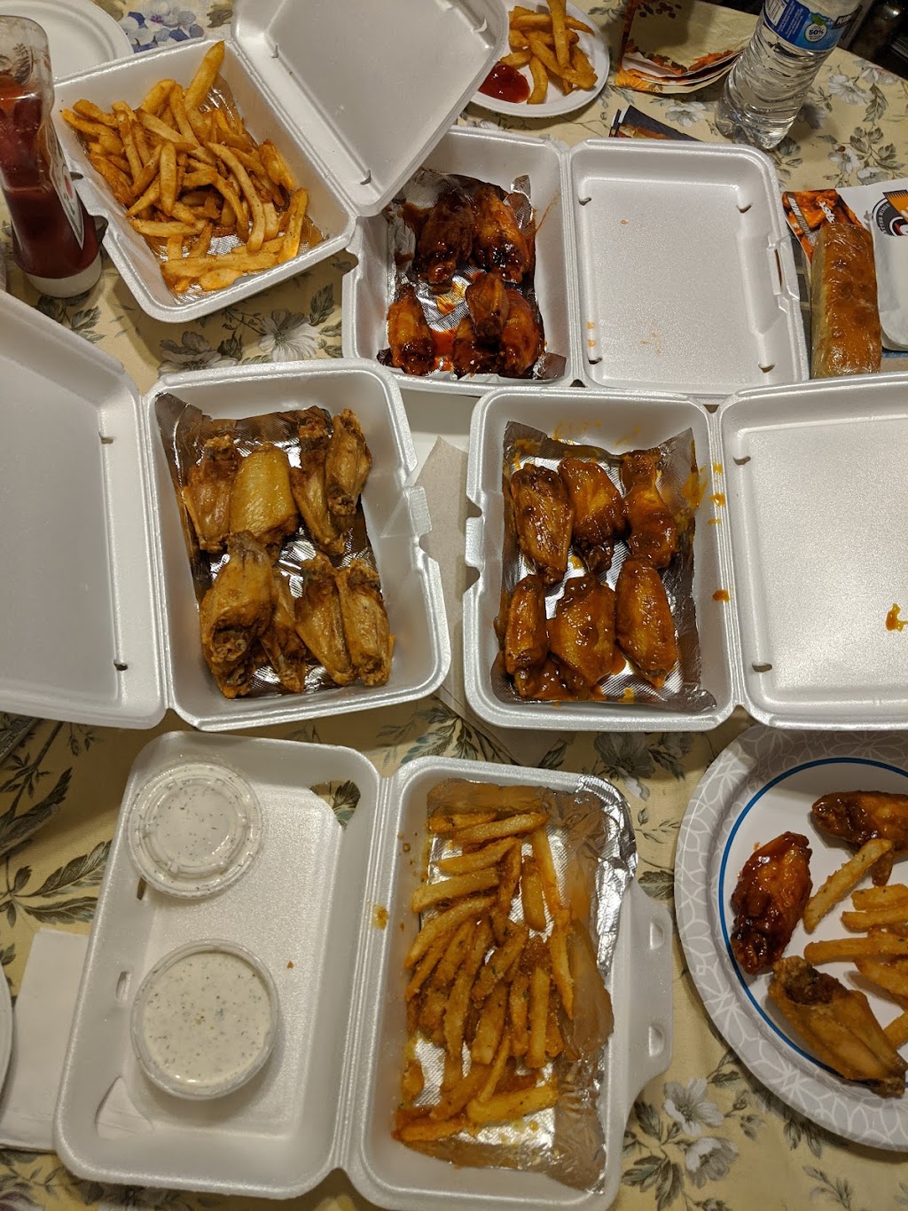 Wing Snob | 34720 Van Dyke Ave, Sterling Heights, MI 48312, USA | Phone: (586) 745-9464