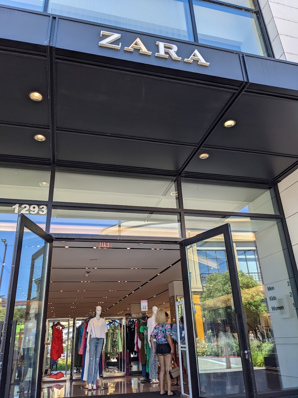 ZARA | Broadway Plaza #1292, Walnut Creek, CA 94596, USA | Phone: (833) 247-2473