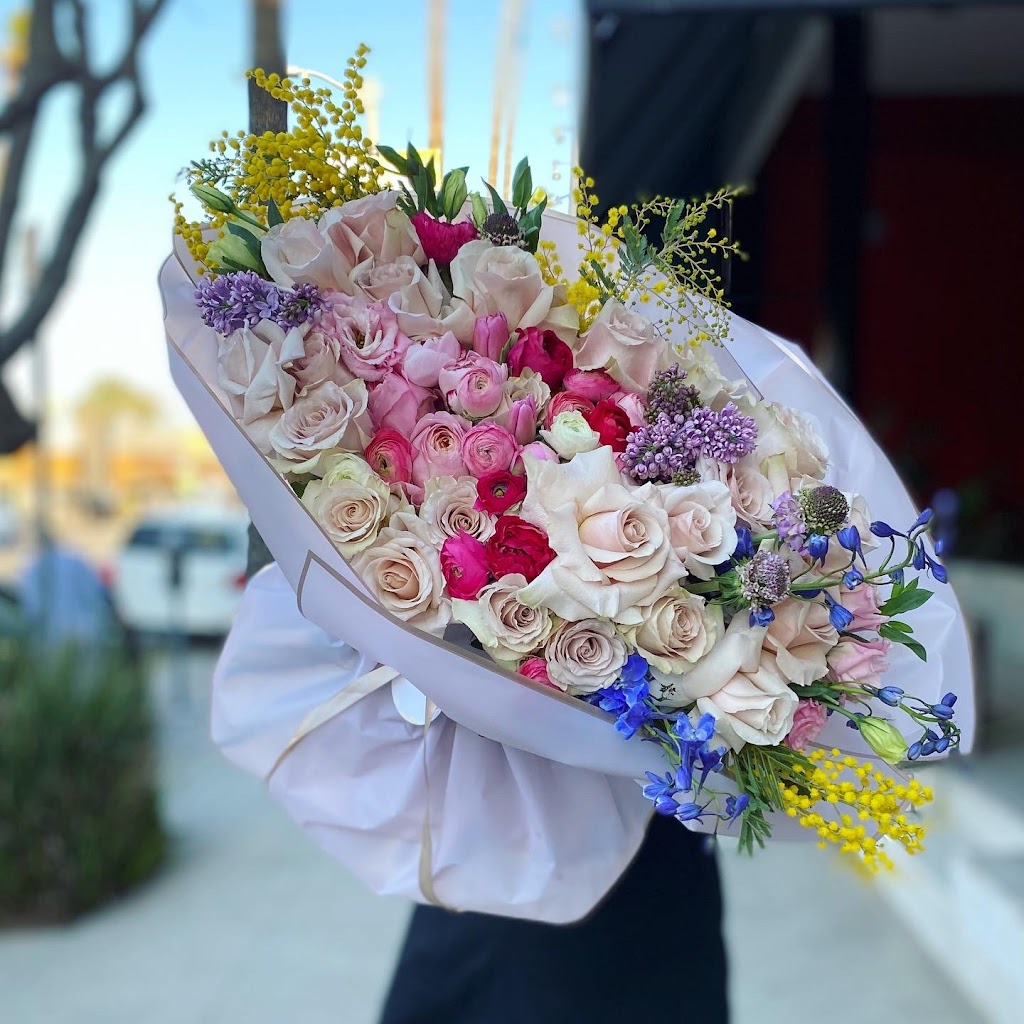 Tihanas Flowers | 12420 Ventura Blvd, Studio City, CA 91604, USA | Phone: (818) 641-9966