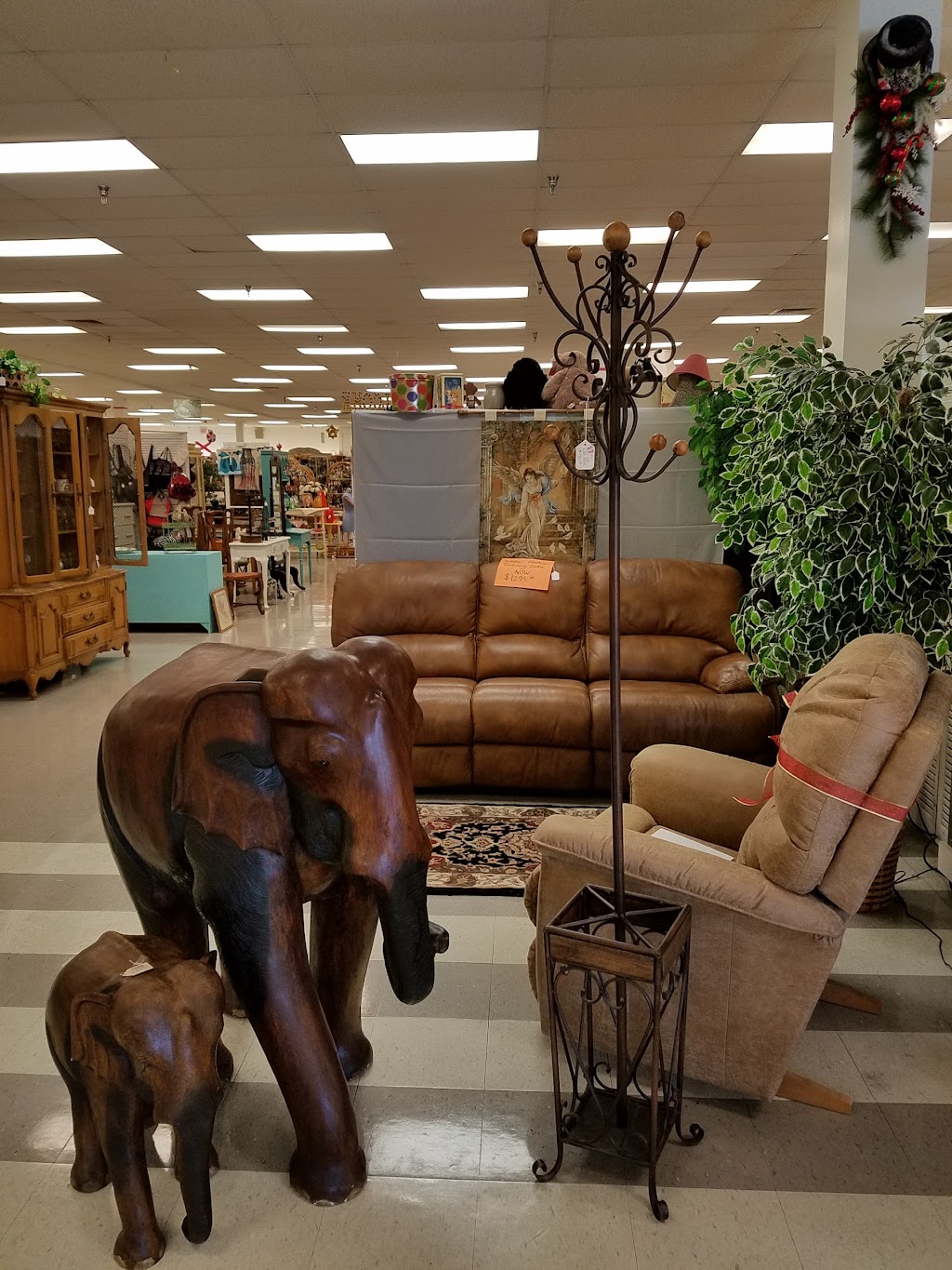 Treasure Trove Mini Mall & Consignments | 12209 US-19, Hudson, FL 34667 | Phone: (727) 862-0022