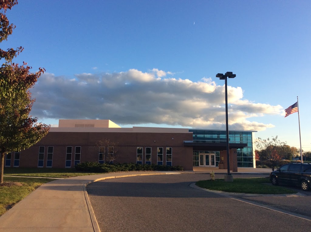 Seneca Middle School | 47200 Heydenreich Rd, Macomb, MI 48044, USA | Phone: (586) 723-3900