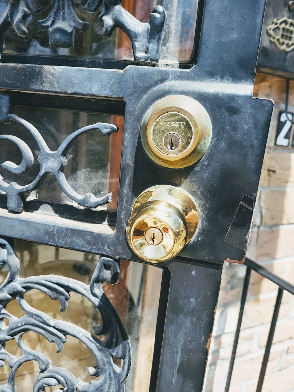 Instalock Locksmith | 1307 42nd St, Brooklyn, NY 11218, USA | Phone: (347) 966-3314