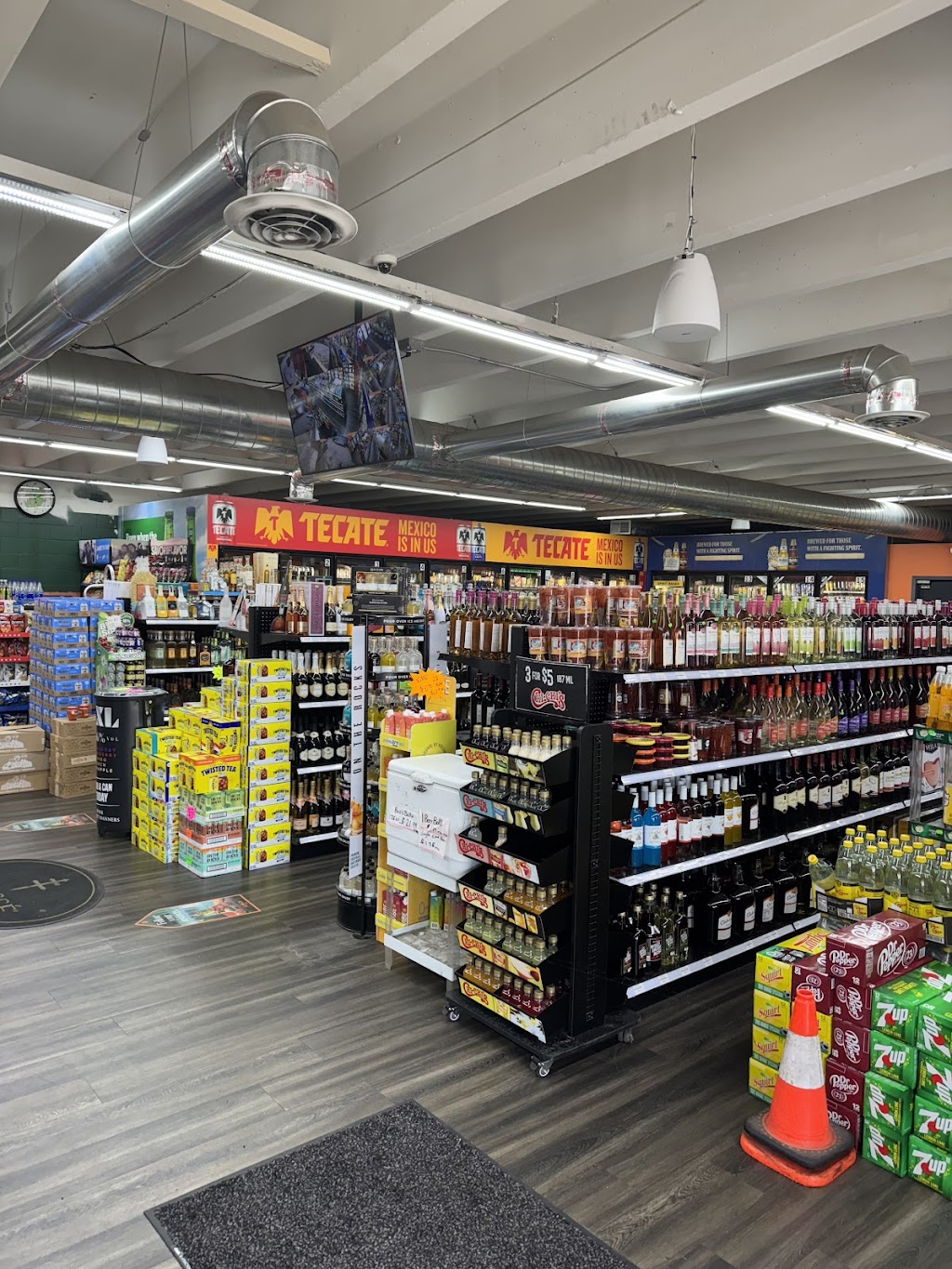 Stang Kelly Liquors | 712 W Jefferson St, Joliet, IL 60435, USA | Phone: (815) 723-1211