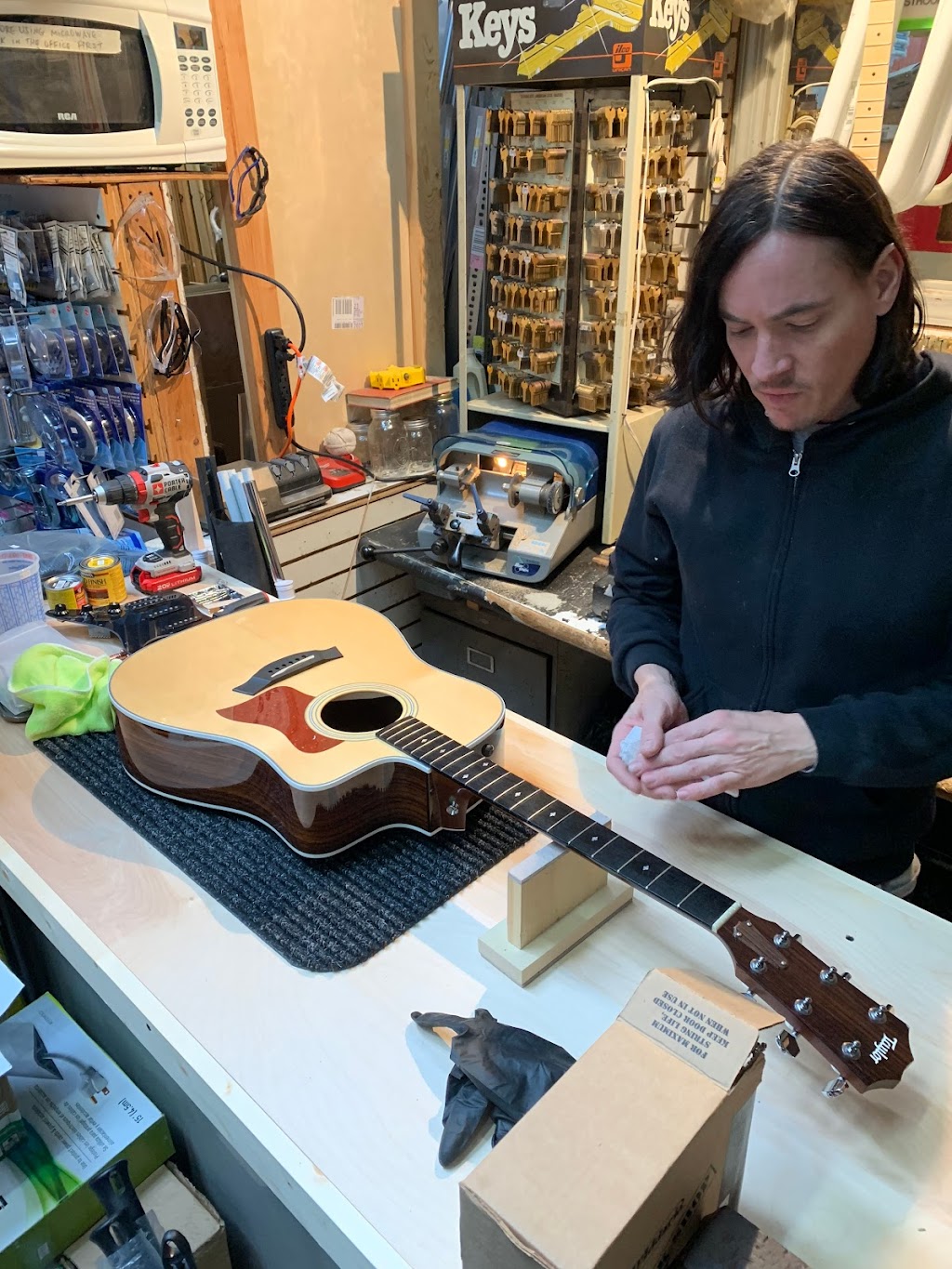 Brothers Guitar & Record Shop - Buy, Sell, Repair & Maintenance | 316 E 84th St, New York, NY 10028, USA | Phone: (646) 559-8771