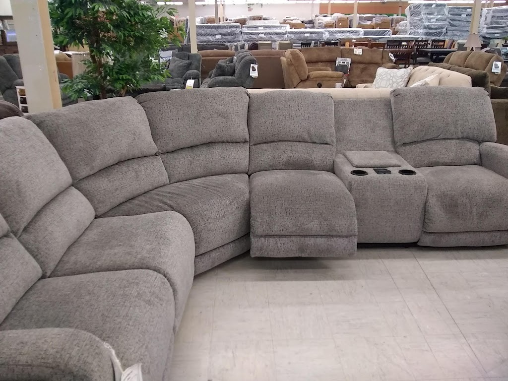 Jays Furniture Clearance Center | 2250 Dixie Hwy, Hamilton, OH 45011, USA | Phone: (513) 737-2070