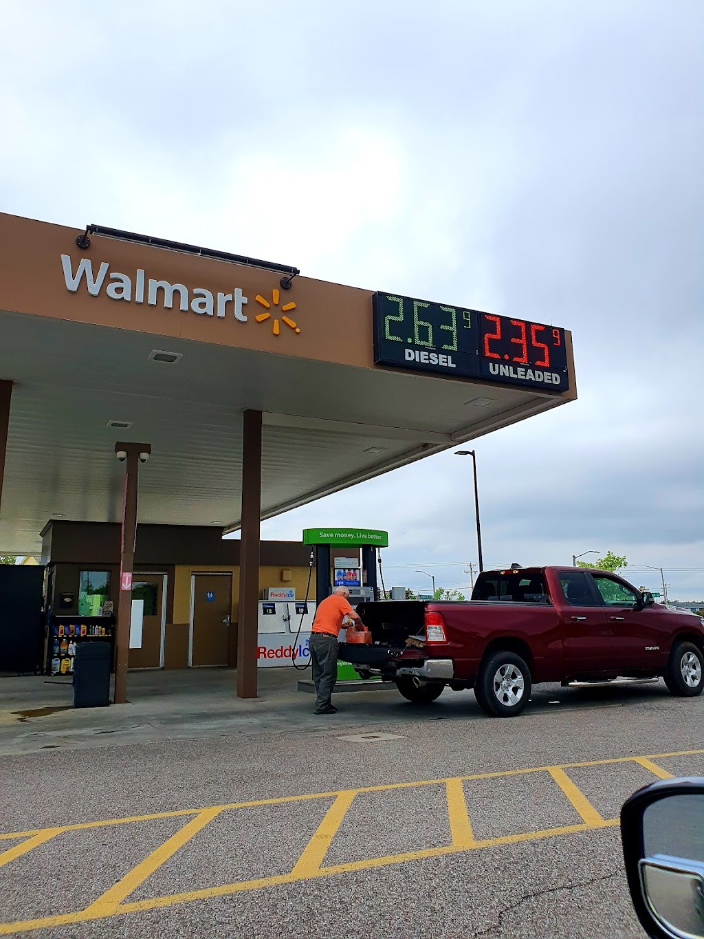 Walmart Fuel Station | 2551 Classen Blvd, Norman, OK 73071, USA | Phone: (405) 515-7418