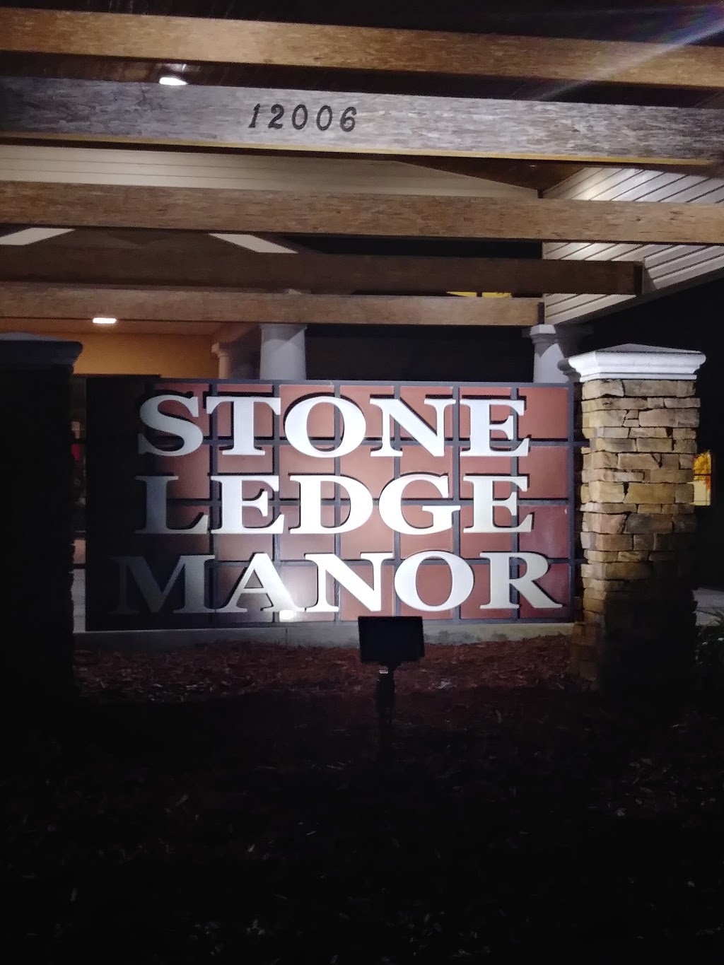 Stone Ledge Manor | 12006 McIntosh Rd, Thonotosassa, FL 33592, USA | Phone: (813) 986-7900