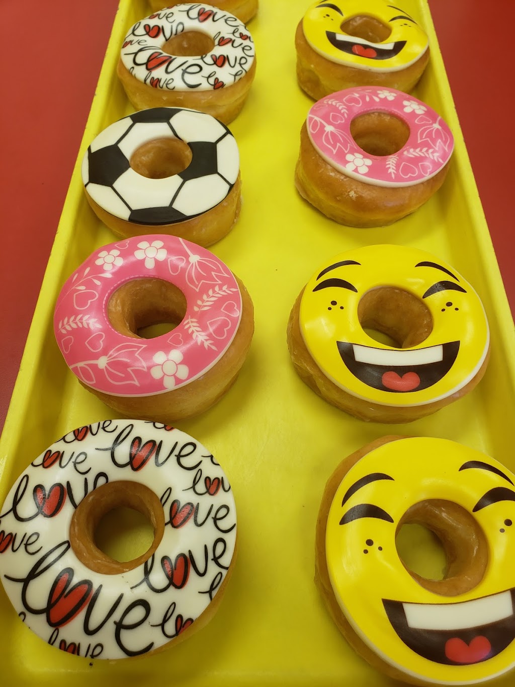 S J Donuts | 2912 E University Dr, Denton, TX 76209, USA | Phone: (940) 387-2333