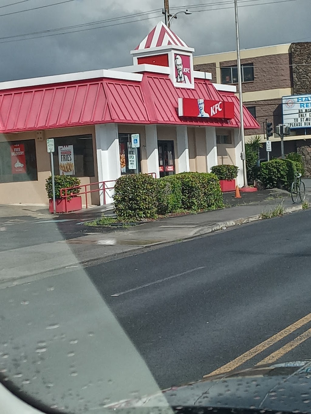 KFC | 1124 McCully St, Honolulu, HI 96826, USA | Phone: (808) 941-7411