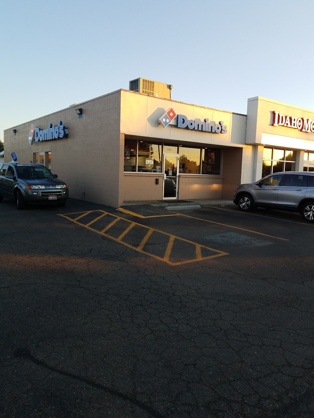 Dominos Pizza | 1701 W Cherry Ln, Meridian, ID 83642, USA | Phone: (208) 887-6400