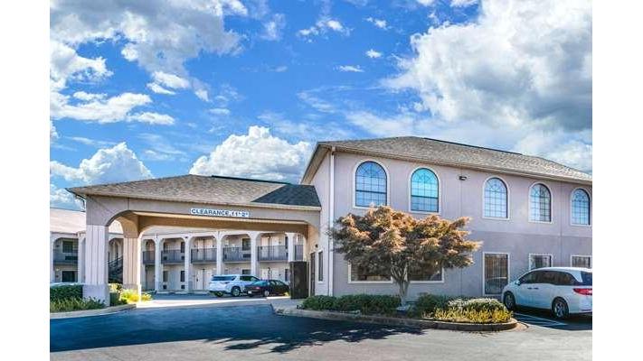 Econo Lodge Inn & Suites | 6868 Interstate Blvd, Horn Lake, MS 38637, USA | Phone: (662) 536-1288