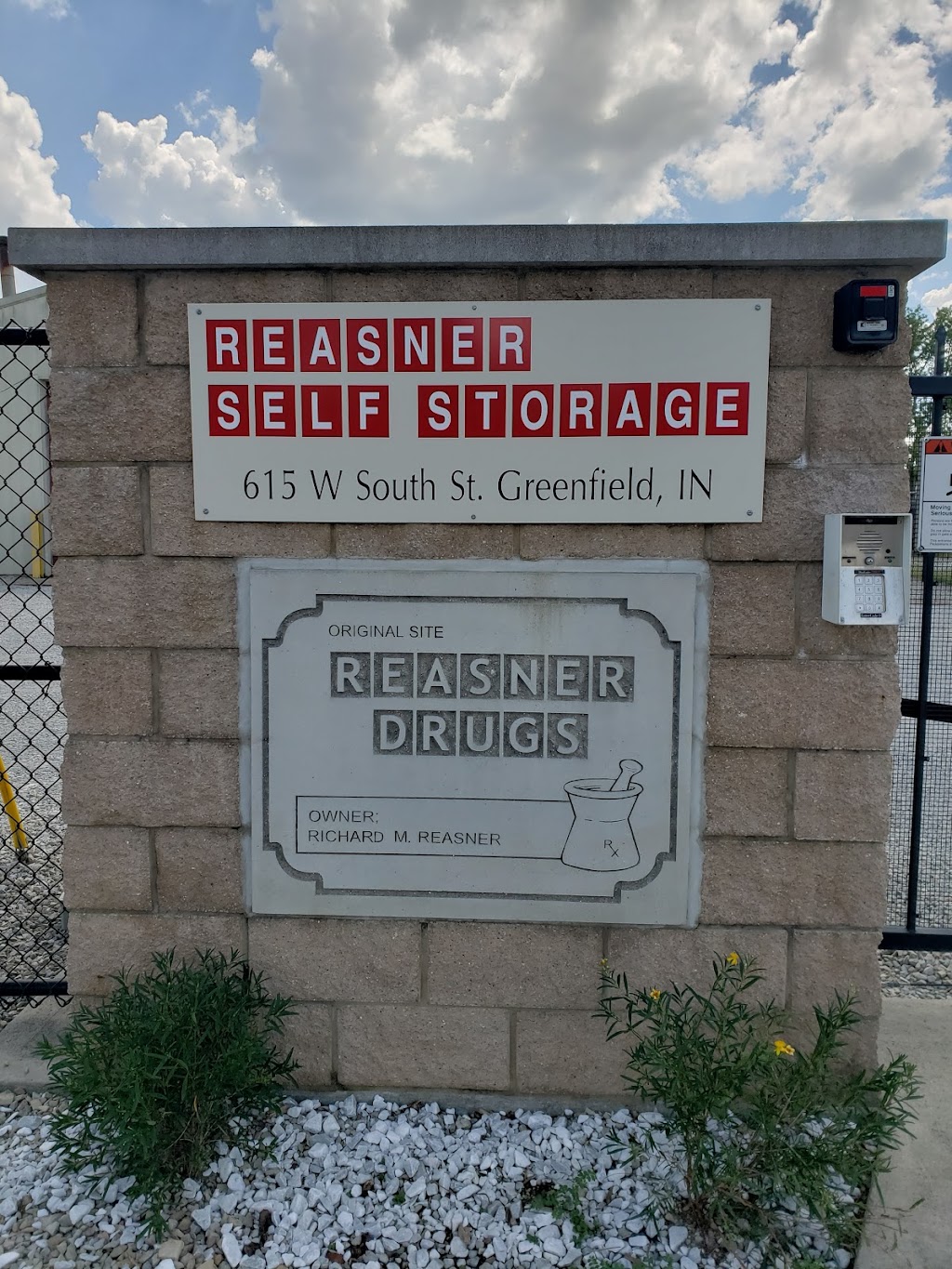 Reasner Self Storage | 615 W South St, Greenfield, IN 46140, USA | Phone: (317) 462-8800