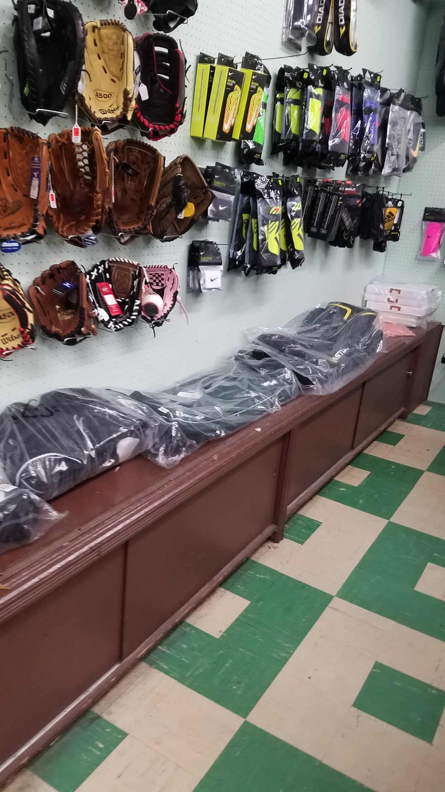 Farrier Sporting Goods | 85 Crescent Ave, Wyckoff, NJ 07481, USA | Phone: (201) 891-9520