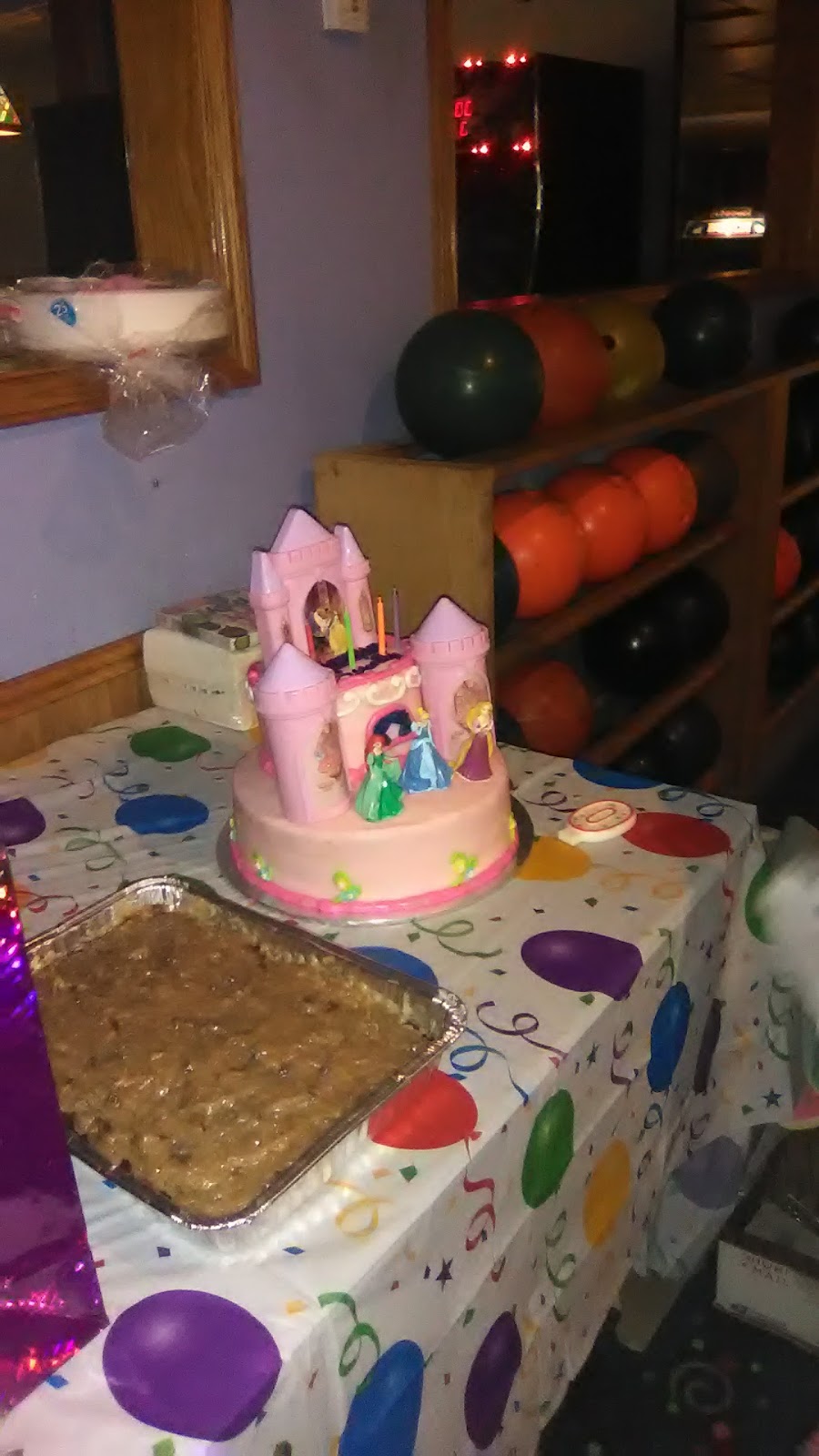 Main Street Bowl | 707 W Main St, Henryetta, OK 74437, USA | Phone: (918) 752-7520