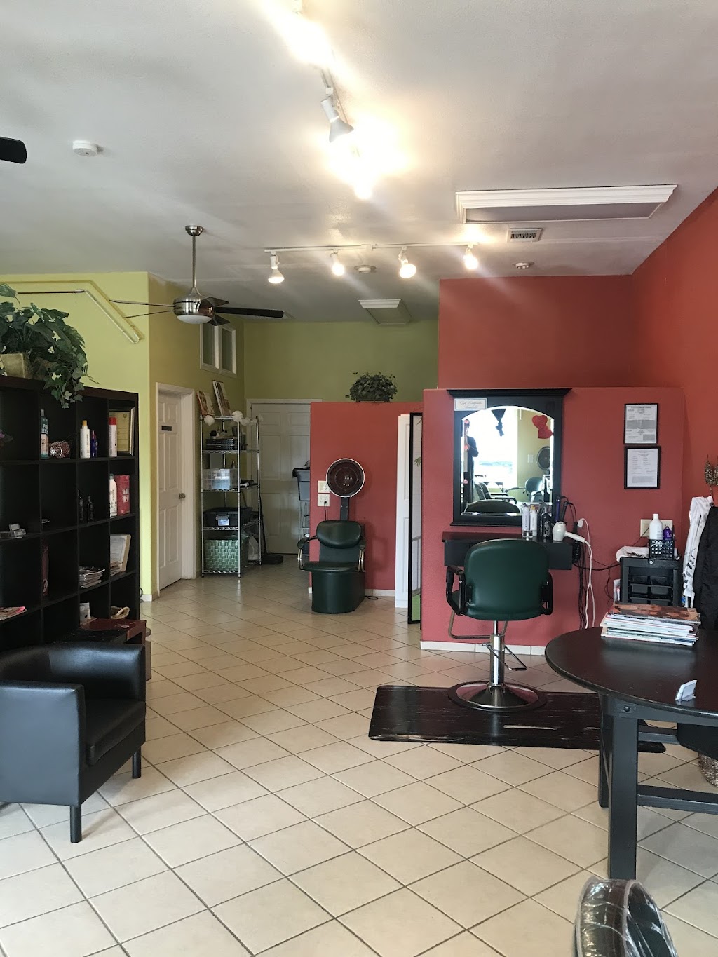 The Hair Loom by Maria Villalpando Vazquez | 41 Main St, Isleton, CA 95641, USA | Phone: (916) 777-5310