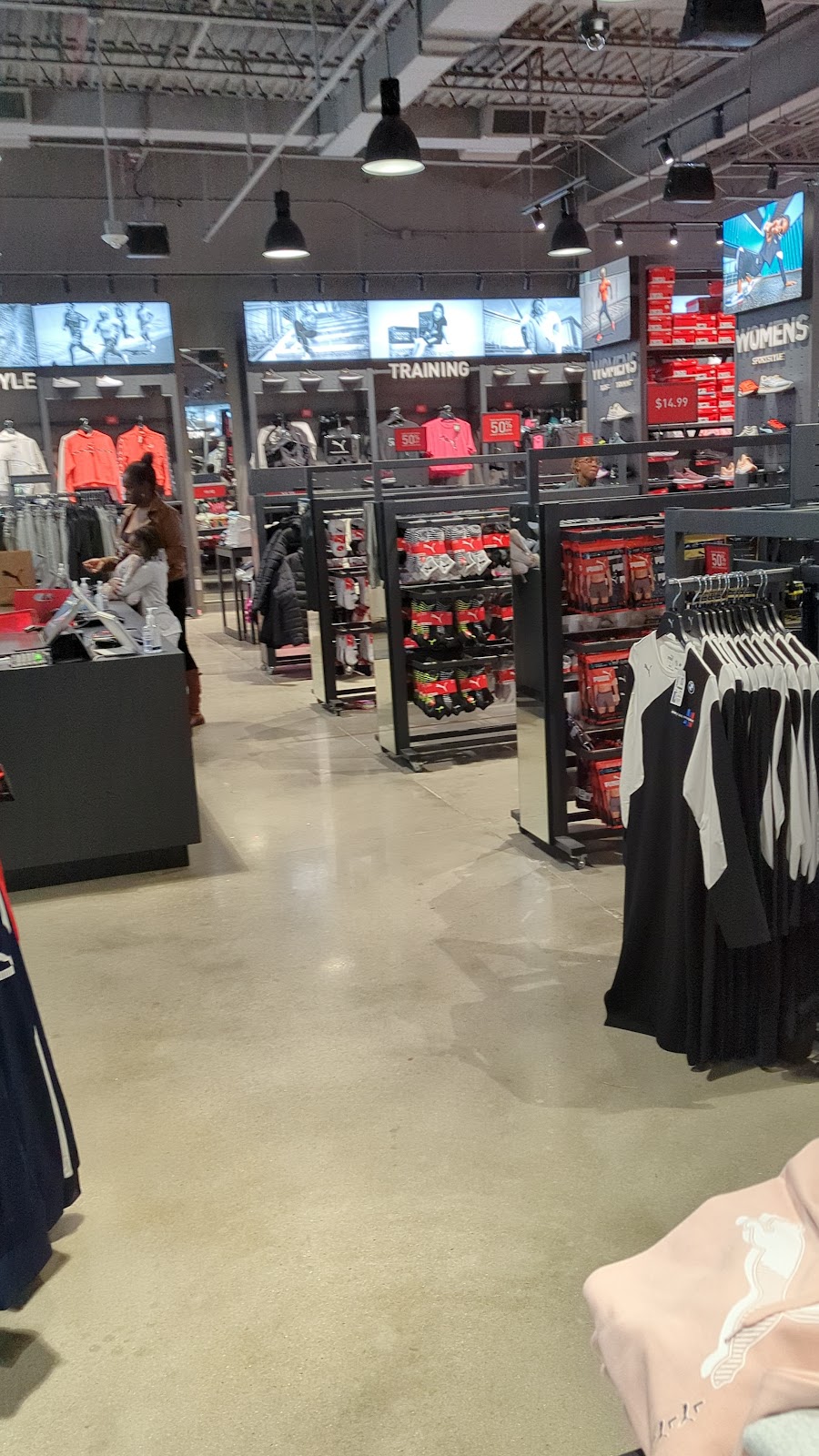 PUMA | 1 Premium Outlet Blvd Suite 601, Tinton Falls, NJ 07753, USA | Phone: (732) 493-1427