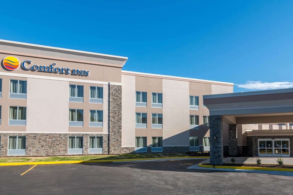 Comfort Inn Edwardsville - St. Louis | 3080 S State Rte 157, Edwardsville, IL 62025, USA | Phone: (618) 656-4900