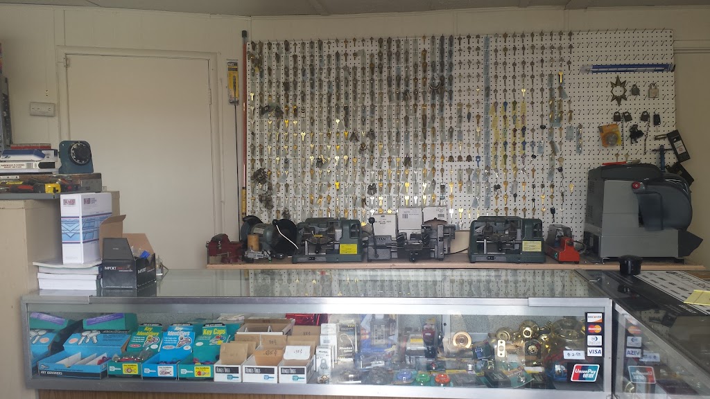 Youngs Lock & Key | 14653 E 14th St, San Leandro, CA 94578, USA | Phone: (510) 909-5128