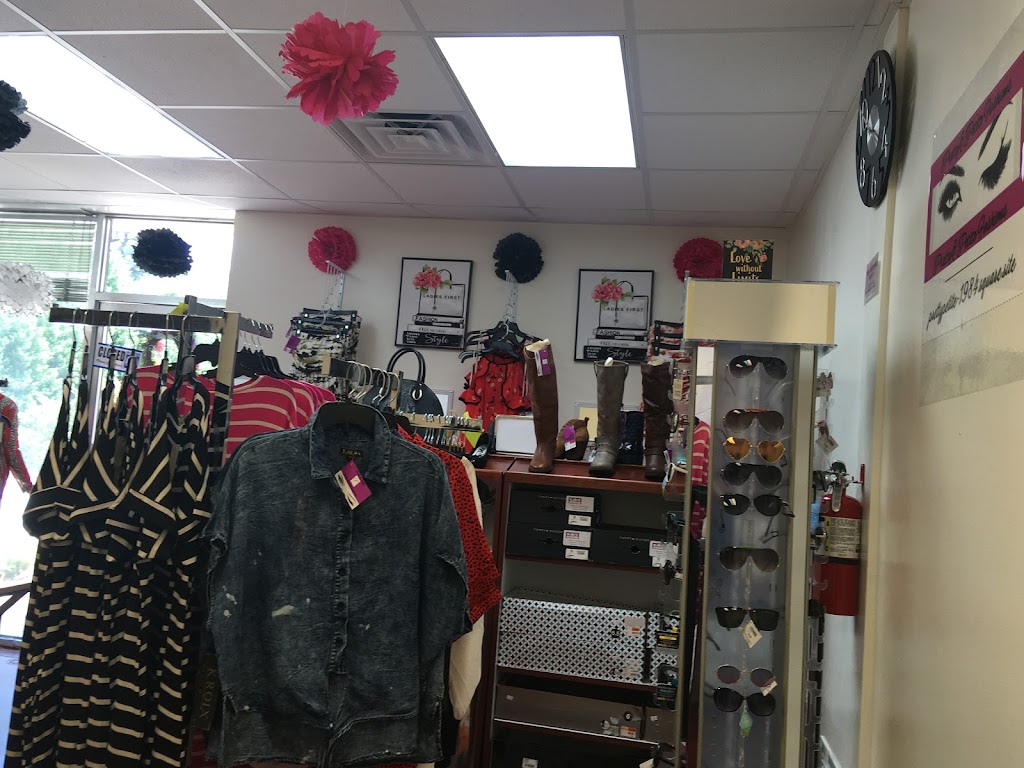 Pretty&Petite Fashions | 1927 W Innes St, Salisbury, NC 28144, USA | Phone: (704) 762-0587