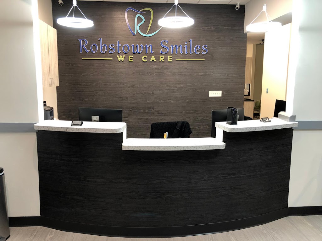 Robstown Smiles - Dentist in Robstown, TX | 222 E Main Ave, Robstown, TX 78380, USA | Phone: (361) 933-0124
