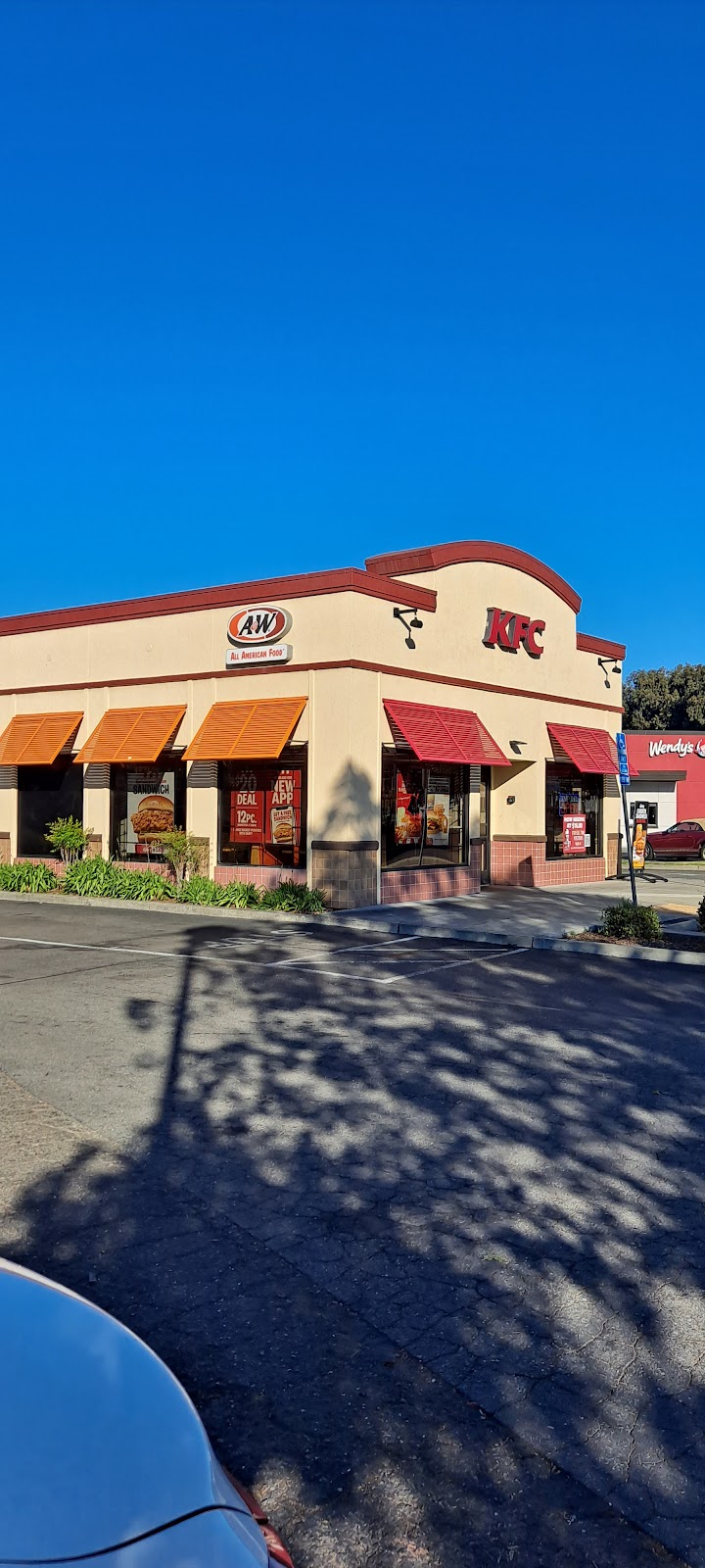 A&W Restaurant | 6797 Village Pkwy, Dublin, CA 94568, USA | Phone: (925) 828-0492