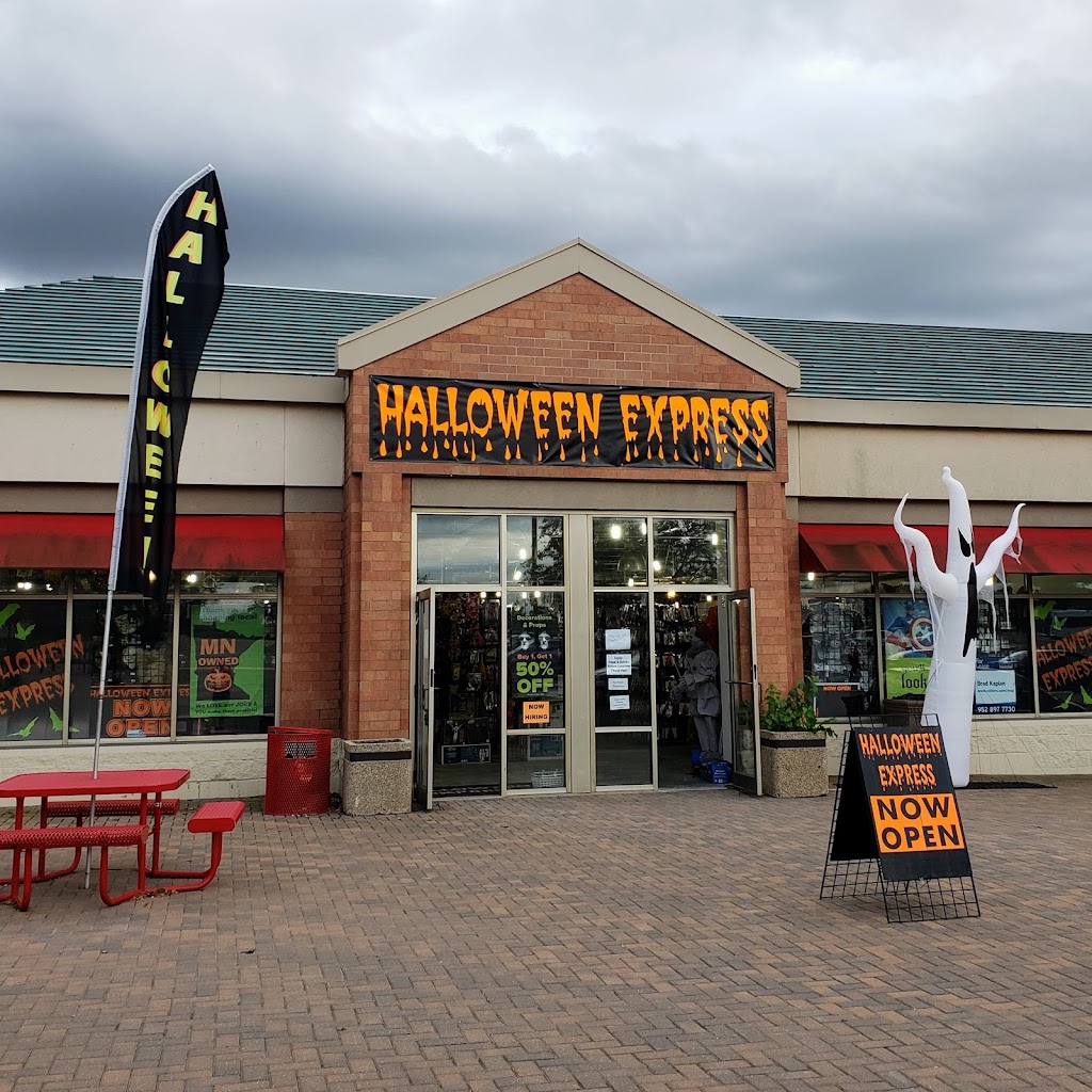 Halloween Express Burnsville-Savage MN | 5875 Egan Dr, Savage, MN 55378, USA | Phone: (952) 392-4551