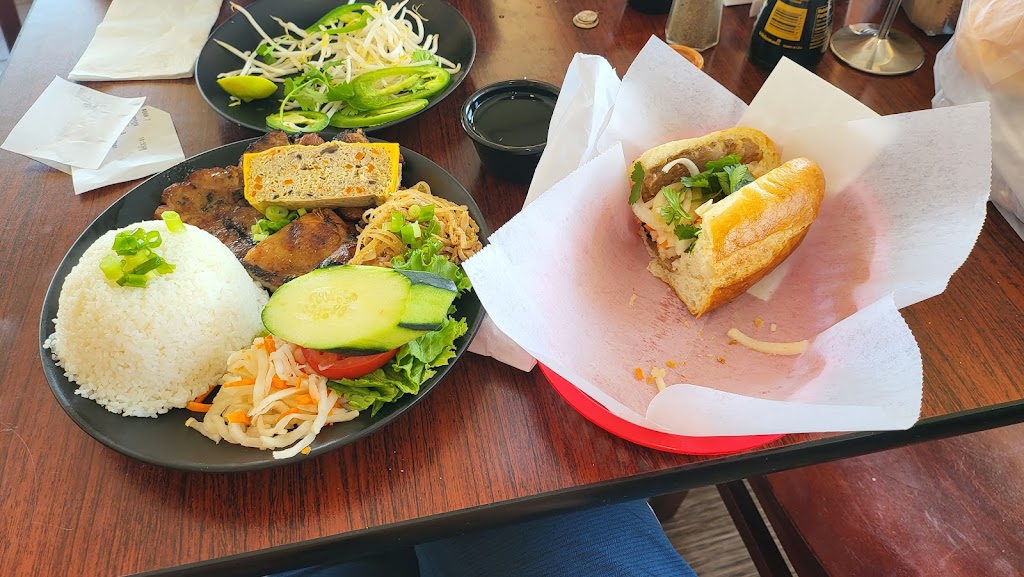 Huong Lan Sandwiches | 6930 65th St, Sacramento, CA 95823, USA | Phone: (916) 429-9999