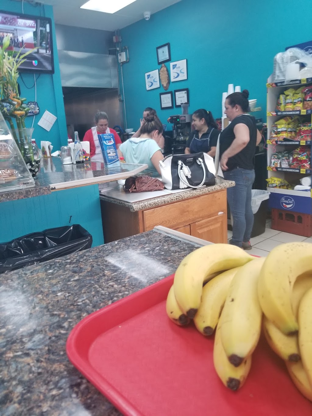 Салвадорски ресторант "Синьото сомбреро" | 319 W Front St, Plainfield, NJ 07060, USA | Phone: (908) 222-1517