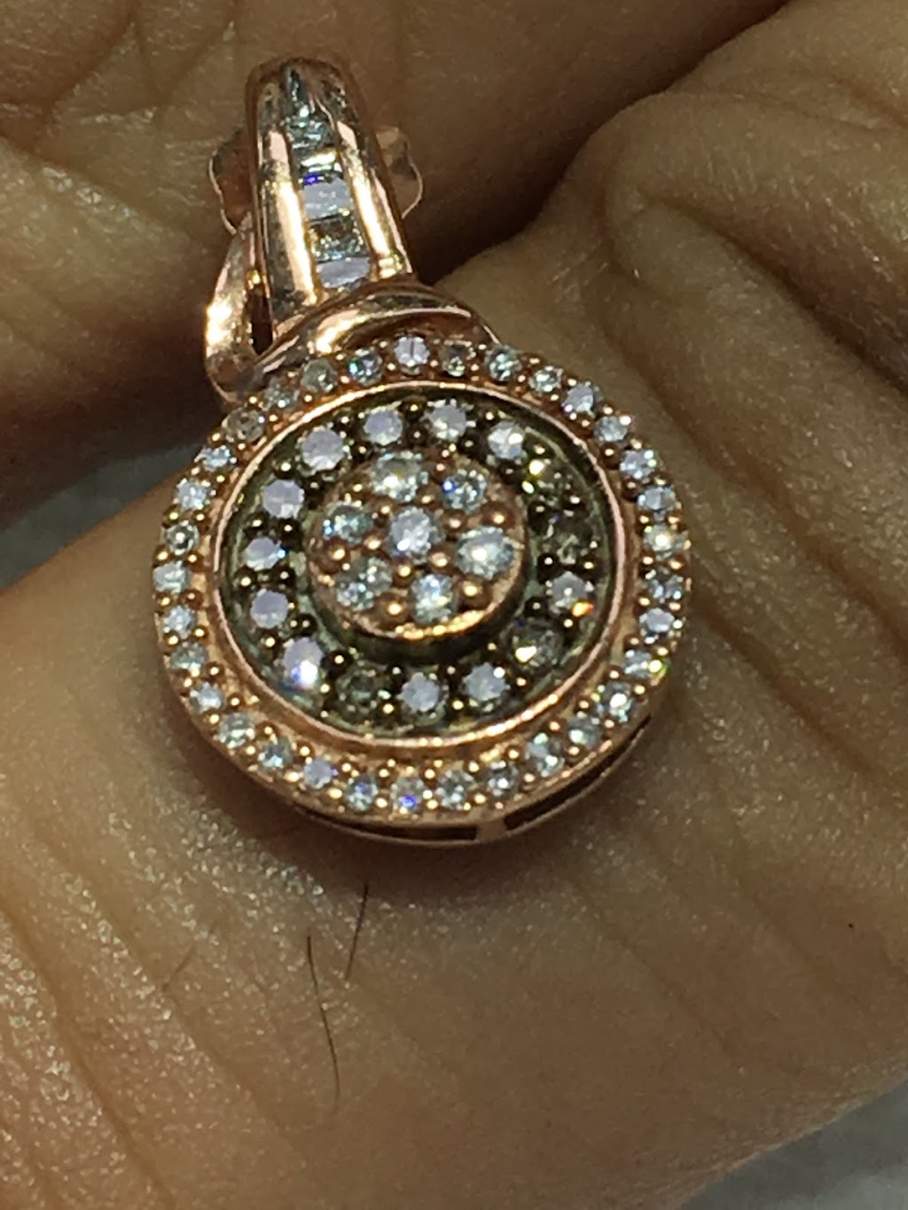 Altra Jewelry Outlet | 3000 Grapevine Mills Pkwy Suite 428, Grapevine, TX 76051, USA | Phone: (972) 355-8300