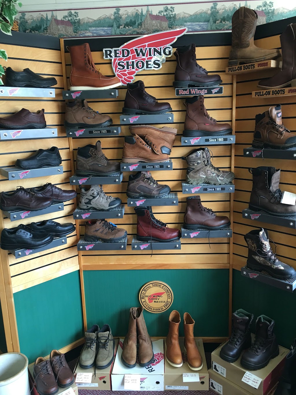 Joes Shoe Repair | 325 Main St W, New Prague, MN 56071, USA | Phone: (952) 758-3461